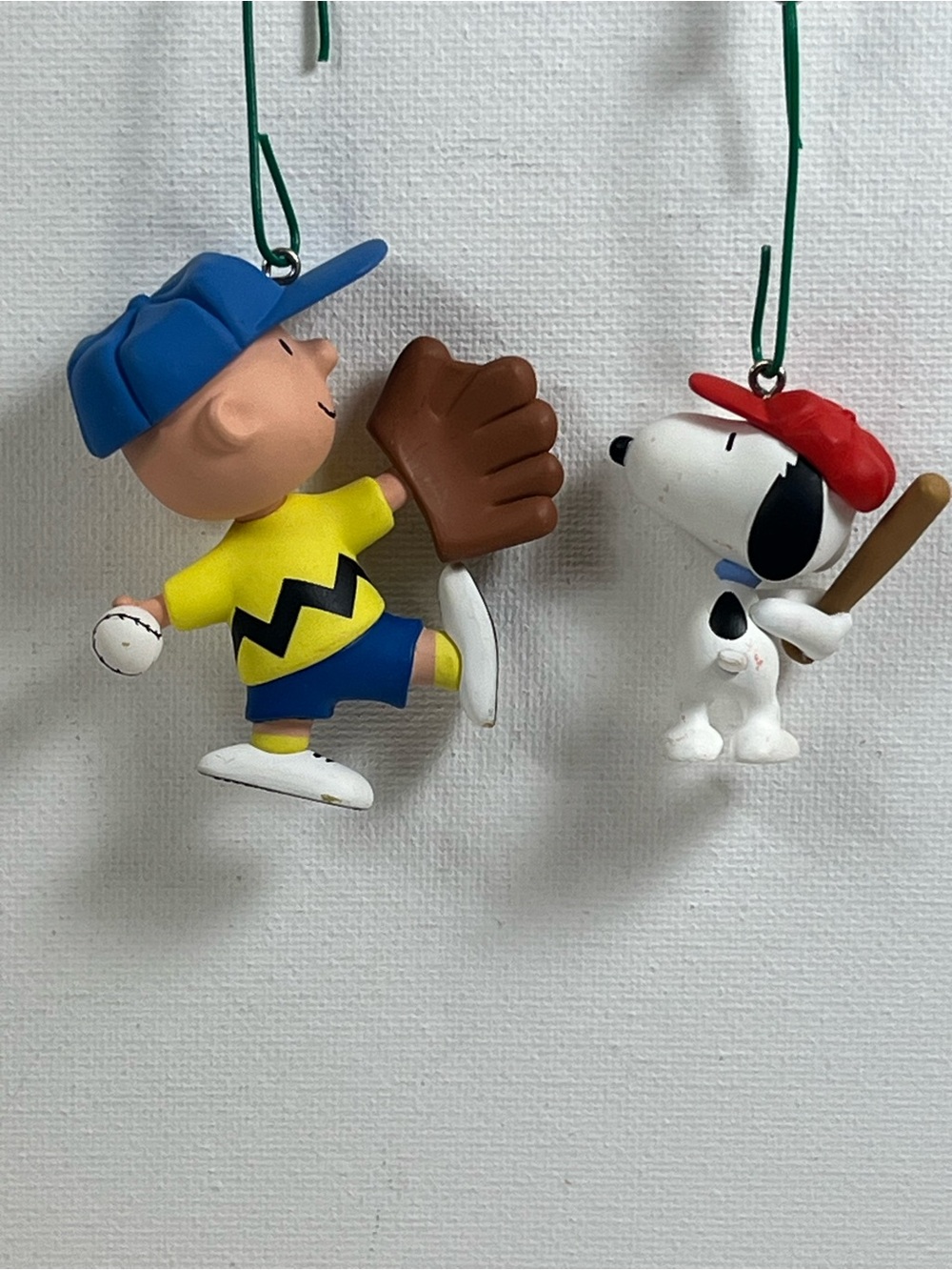 Peanuts Yellow-Charlie Brown & White-Snoopy Baseball Hanging Ornaments Christmas